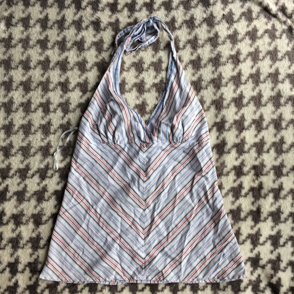 Logg halter top